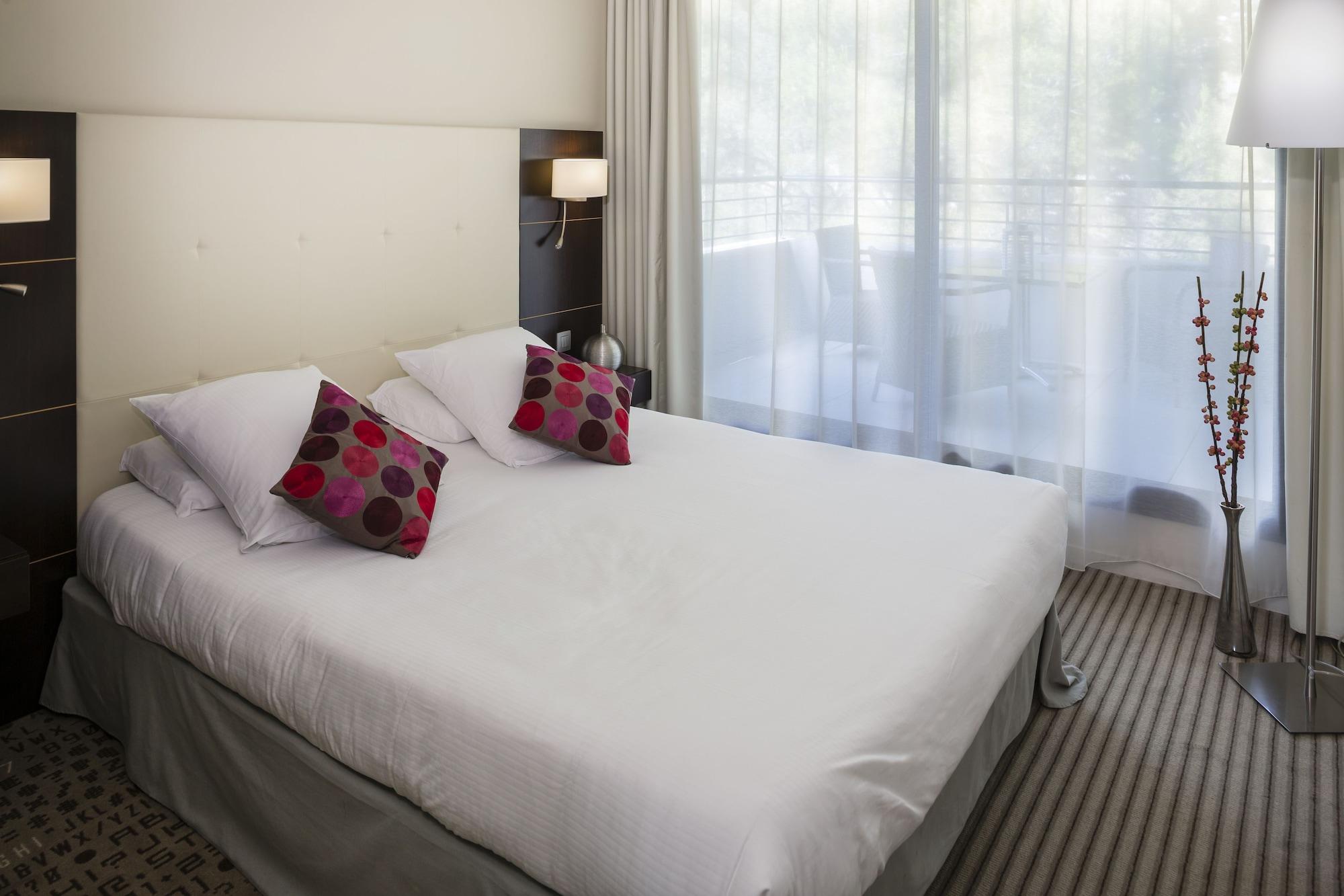 Mercure Aix-En-Provence La Duranne Gare Tgv Exteriér fotografie