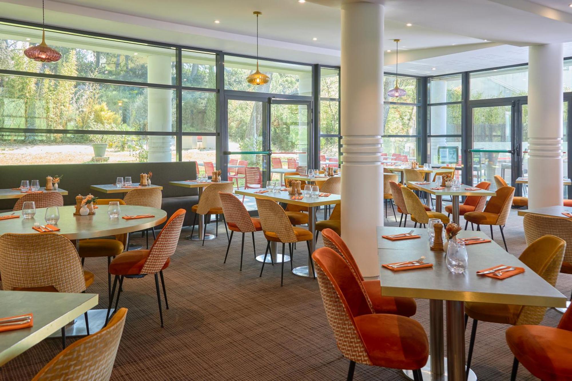 Mercure Aix-En-Provence La Duranne Gare Tgv Exteriér fotografie