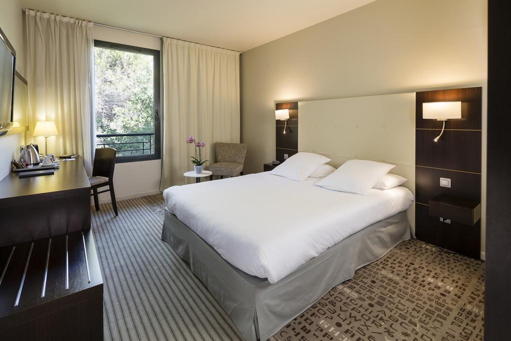 Mercure Aix-En-Provence La Duranne Gare Tgv Pokoj fotografie